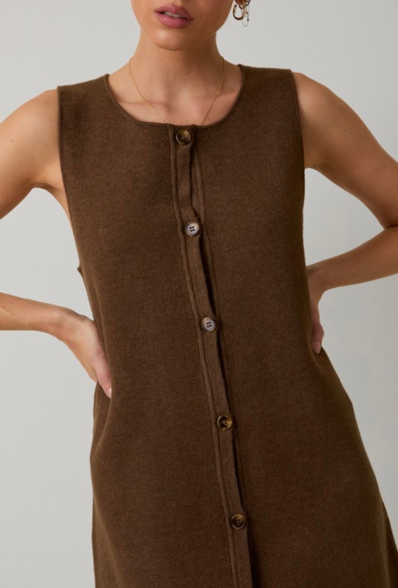 Women’s round neck knit mini dress casual outfit